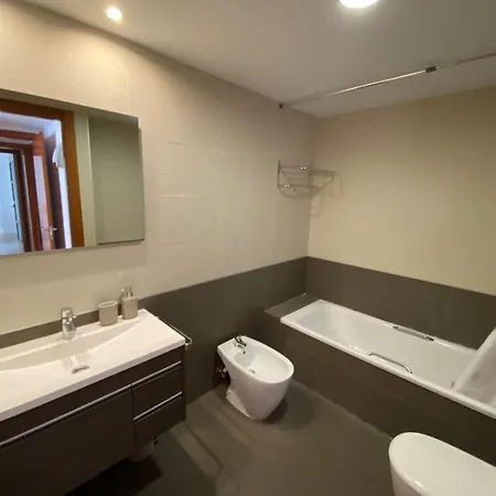 Apartman Tokyo - Modern With Parking & Swimming Pool