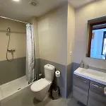 Tokyo - Modern With Parking & Swimming Pool