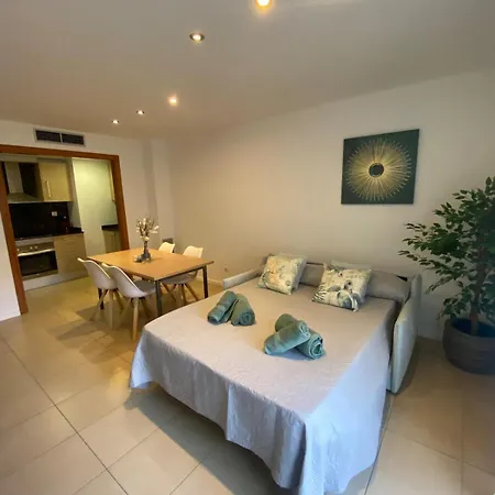 Apartman Tokyo - Modern With Parking & Swimming Pool Lloret de Mar