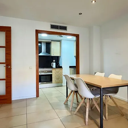 Apartman Tokyo - Modern With Parking & Swimming Pool *