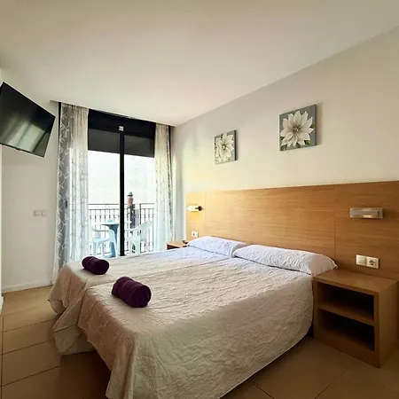 Tokyo - Modern With Parking & Swimming Pool *