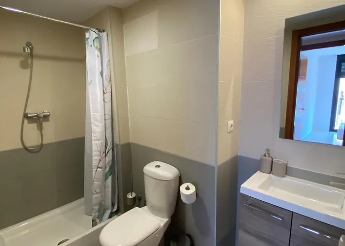 Tokyo - Modern With Parking & Swimming Pool