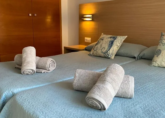 Tokyo - Modern With Parking & Swimming Pool